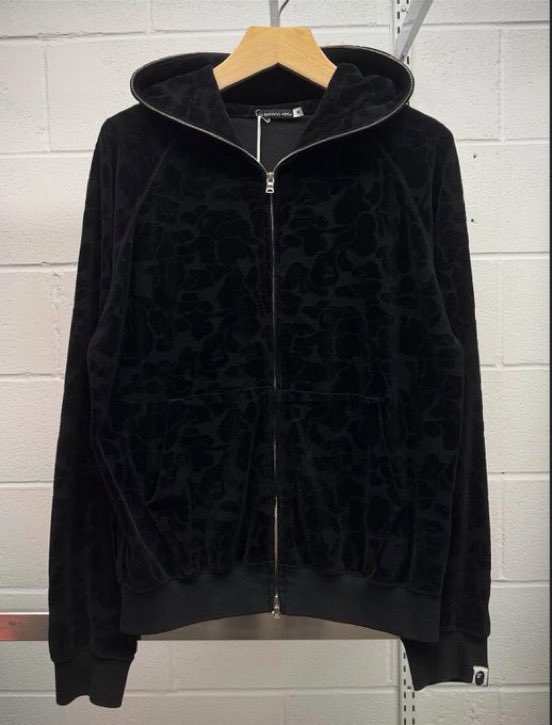 grailedpolice's tweet photo. BAPE Velour Full-Zip (2008) https://t.co/DYzFINndcl