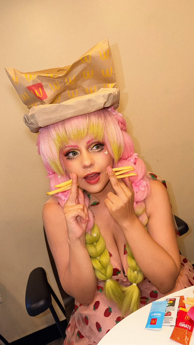 AndyPandyCos's tweet photo. #mckitty Fotitos 💖😻🍟
Mitsuri/ Demon Slayer 🌸 https://t.co/gw9o483620