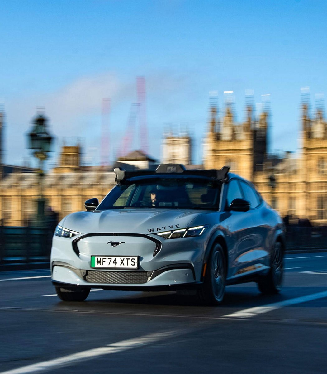 pubity's tweet photo. Uber is laying off 10% of its corporate staff, or around 3,300 workers.

The company's CEO said some of the savings will be invested on their autonomous taxi network. https://t.co/IJXVo6m76R