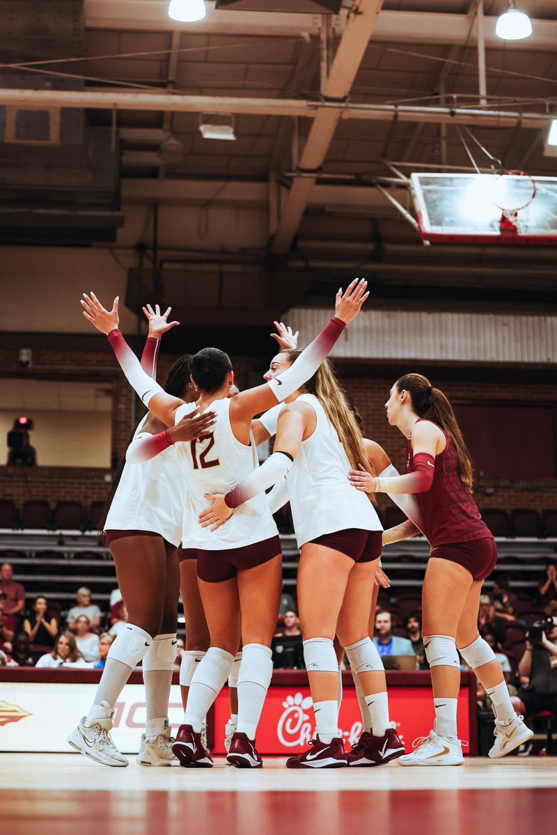 FSU_Volleyball's tweet photo. Scenes from the sweep 📸 https://t.co/0Q0Da5H2gr