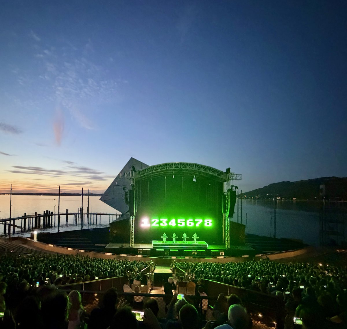 im79's tweet photo. Kraftwerk auf der Seebühne in #Bregenz https://t.co/35K9OCuAMp