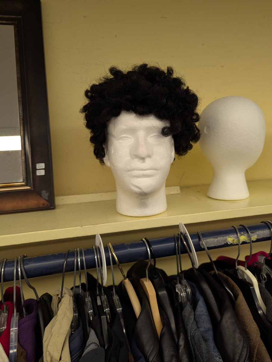 MC319319's tweet photo. First sighting of the newly licensed @realjeffreyross mannequin heads. https://t.co/ZBuDPwOvpG