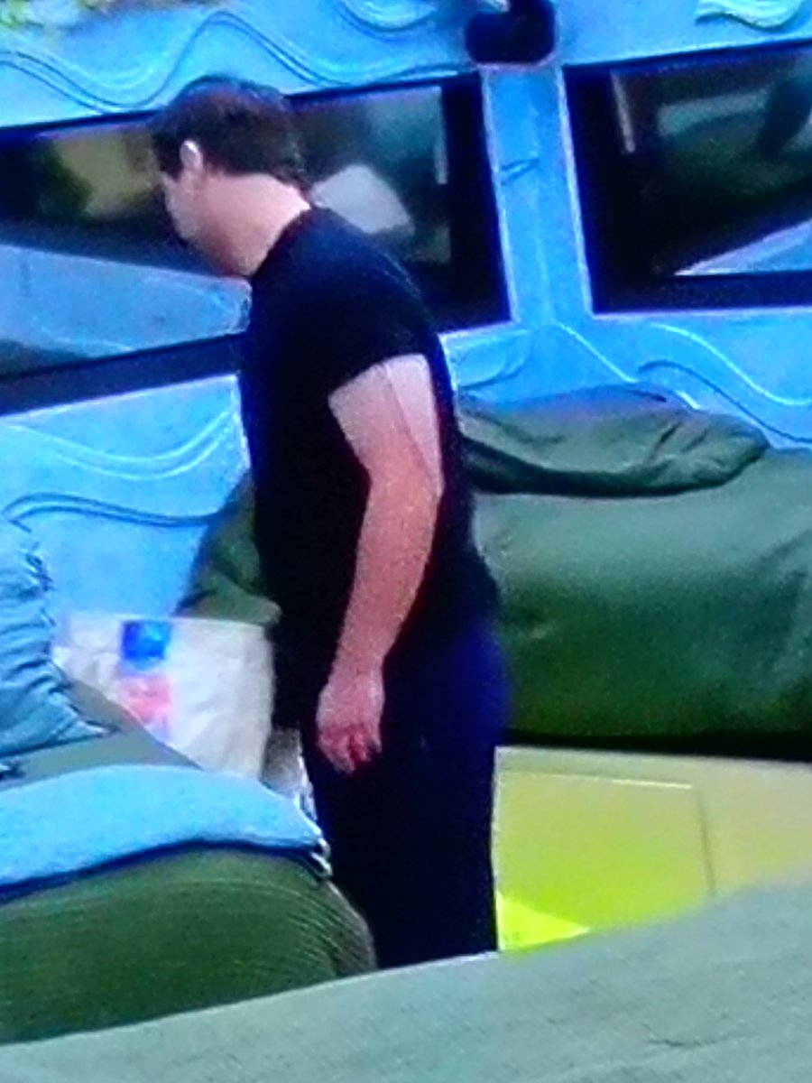 DannaMR33's tweet photo. @memo_schutz ASÍ DE HEVON A LAS 1230 DEL DÍA PARÁNDOSE https://t.co/9fvf2nMaJa