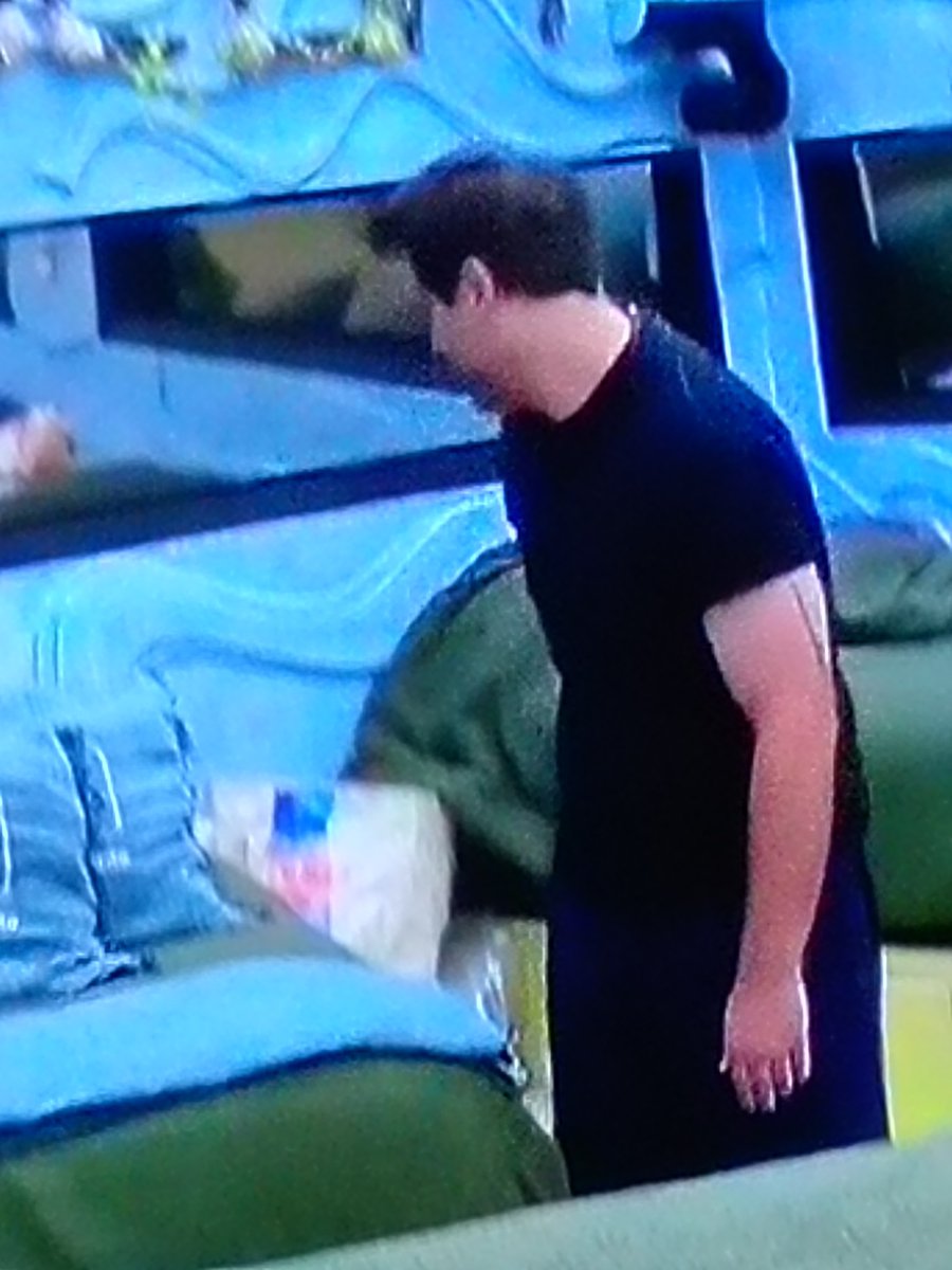 DannaMR33's tweet photo. @memo_schutz ASÍ DE HEVON A LAS 1230 DEL DÍA PARÁNDOSE https://t.co/9fvf2nMaJa