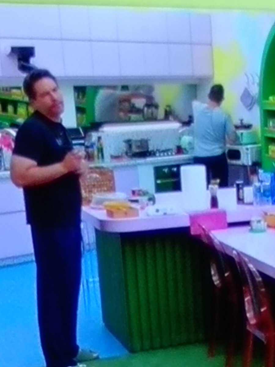 DannaMR33's tweet photo. @memo_schutz ASÍ DE HEVON A LAS 1230 DEL DÍA PARÁNDOSE https://t.co/9fvf2nMaJa