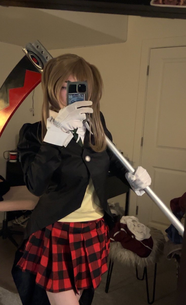uh4ly's tweet photo. here for the cosplay dump https://t.co/jqGgmAE1G1