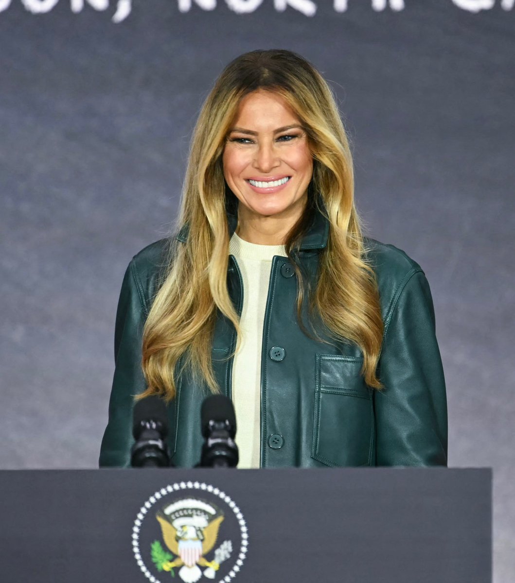 MELANIAJTRUMP tweet picture
