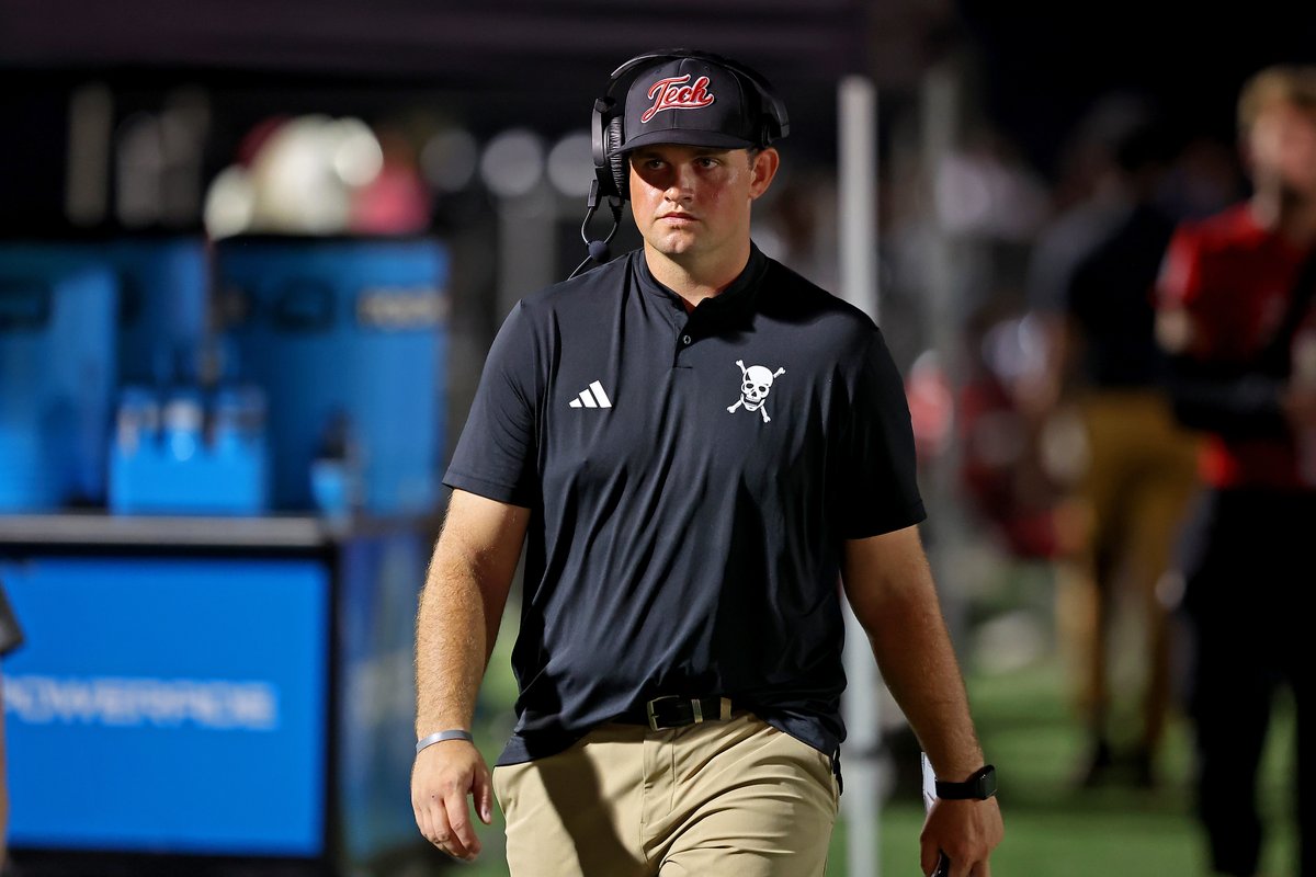 EMCCathletics's tweet photo. Happy birthday to football interim head coach Preston Rice! 🥳#PR1DE https://t.co/R9w0quBxOX