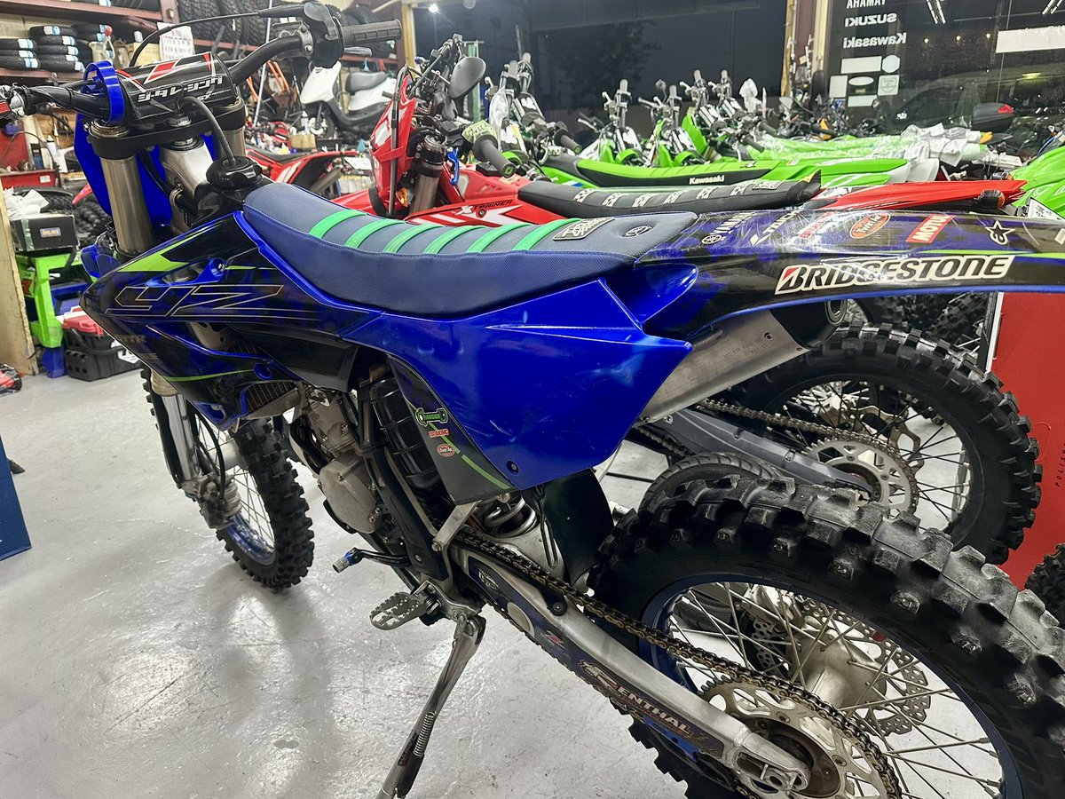 char__saki's tweet photo. 【中古車入荷】
2023YZ125X ￼全くハードに使われてない上質中古車。
走行時間も少ないです。
RG3ローダウンリバルビング済み。
気になる方はDMください。
1ヶ月はど売れなかったら業者オークション行きとなります。 https://t.co/v9SFzq4OKd