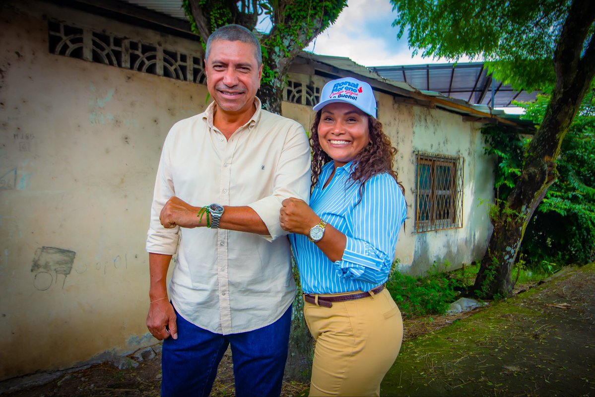 JanethBustosRC's tweet photo. Hay encuentros que hablan más que muchas palabras. 💚

Con Ronal Moreno compartimos una historia de trabajo, política, recorridos y, sobre todo, un profundo amor por nuestro querido Quinindé.

Hoy nos preparamos para volver a caminar junto a nuestra gente de la ruralidad, nuestros campesinos, agricultores y todo el sector productivo: gente trabajadora, con sueños y mucho por construir.

Porque Esmeraldas nos necesita unidos.

#QuinindéNosUne #EsmeraldasNosUne