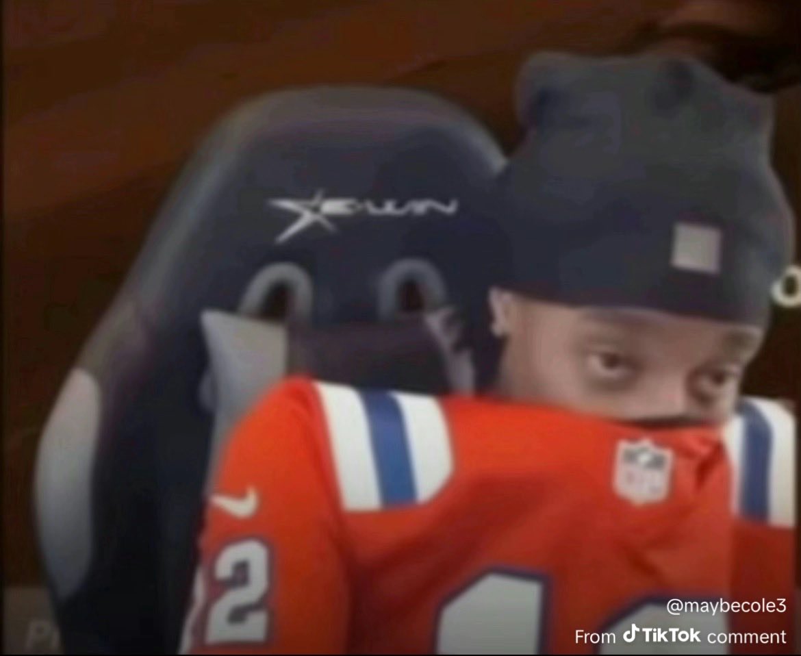 thebankrollman's tweet photo. @a8ernathy @sexonfent @AliFar613870 you just wanted to bring up boxing gng😭 https://t.co/4k3KwHcscb