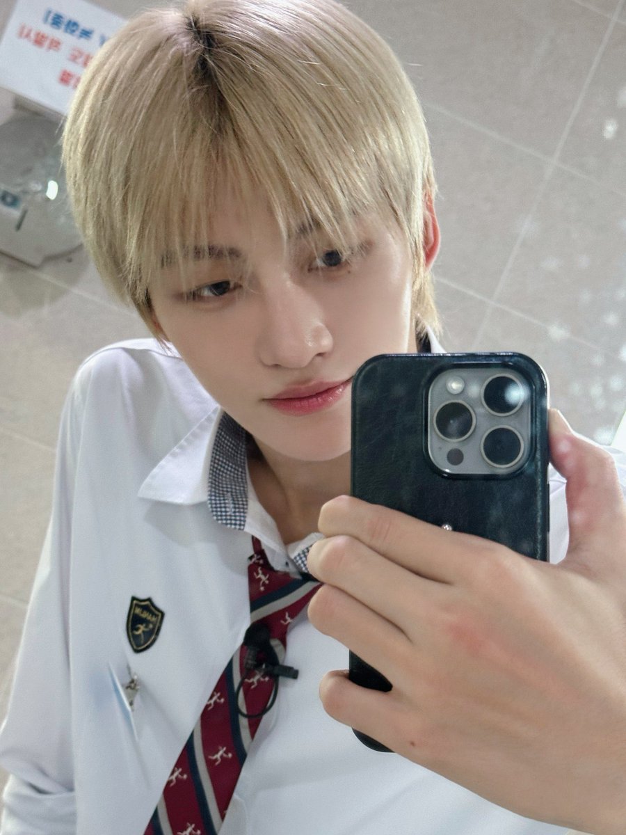 happichokswu's tweet photo. 지훈이 거셀 좋아하는 사람 저요
저 엄지손가락이 존나 포인트인듯 https://t.co/zHhcmti3Dt