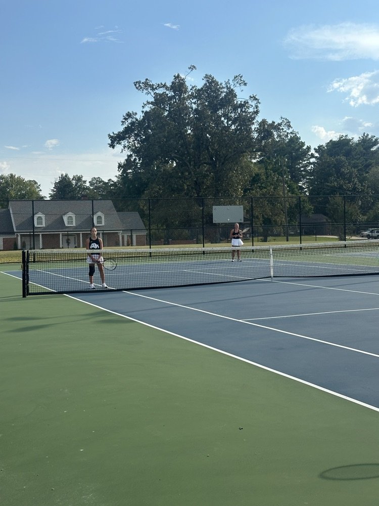 StarCitySchools's tweet photo. Bulldogs Tennis was back in full swing Tuesday afternoon taking on conference opponent, Hamburg #bethebest https://t.co/aDbeYIhZjX