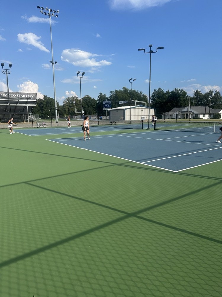 StarCitySchools's tweet photo. Bulldogs Tennis was back in full swing Tuesday afternoon taking on conference opponent, Hamburg #bethebest https://t.co/aDbeYIhZjX