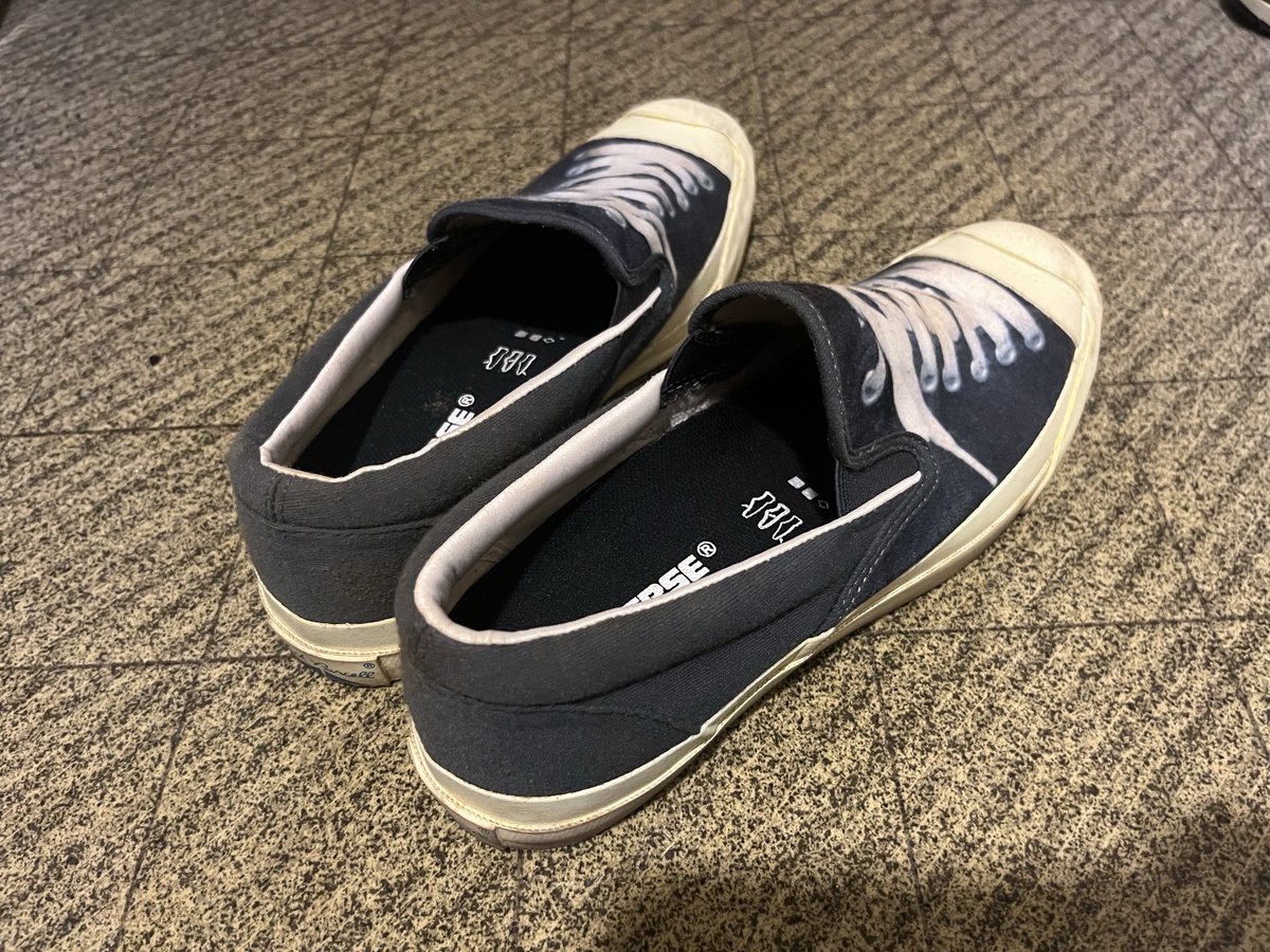 nextone1977's tweet photo. 紐じゃなくてプリント！CONVERSE Jack Purcell Slip-on
この『ダサ可愛い』感じが、逆に新鮮。
履いてて楽しい気分になる一足。（笑） #コンバース #ジャックパーセル #スリッポン #だまし絵  #靴好き #古着 https://t.co/ITwrzymUwa