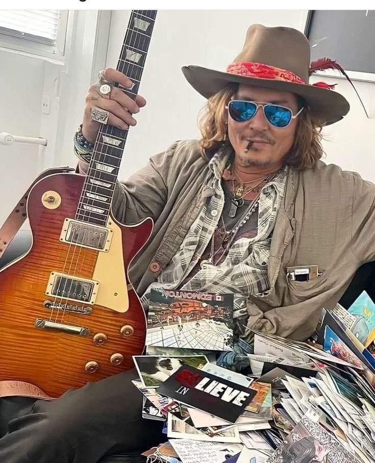 JohnnyDeppqhd tweet picture