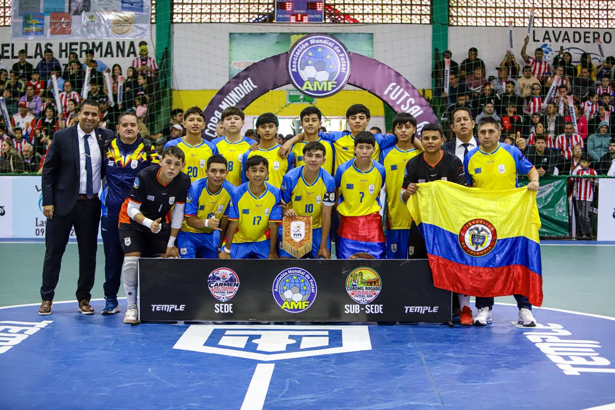 Fecolfutsalon's tweet photo. 🇨🇴🥈 ¡Subcampeones del mundo!

Qué orgullo fue ver a nuestra Selección Colombia C-15 representar al país en Paraguay, entregarlo todo en cada partido y dar muestra de valentía. 

Gracias por defender estos colores con corazón y siempre creer hasta el final. https://t.co/KrjAUDDrjp