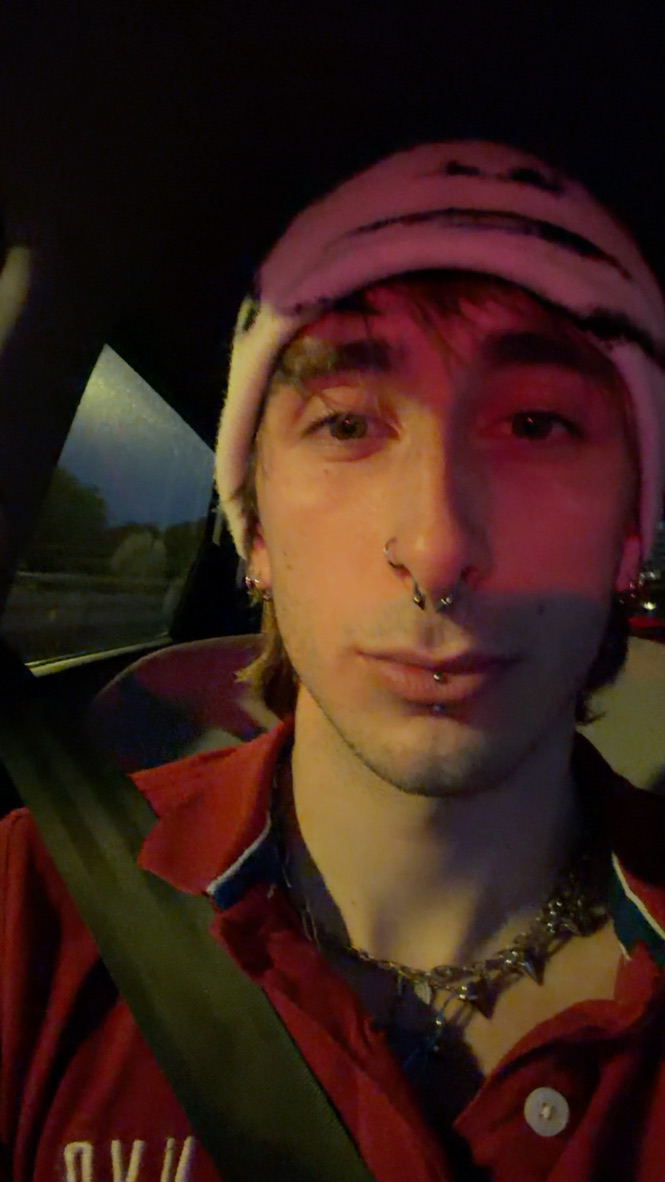 30bmiprodigy's tweet photo. i play league and overwatch and like music and getting piercings lets be friends #mutuals #gayguy #leagueoflegends https://t.co/rVjHEv4EzQ