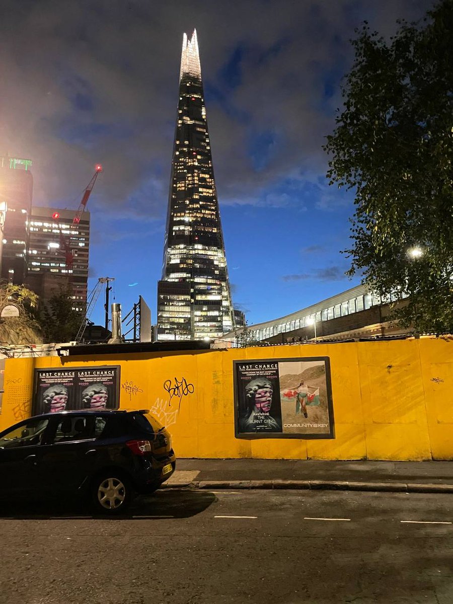 SAFS584S's tweet photo. Walking through London alone tonight. Funny how a city this big can still make you feel so alone. 🌙🇬🇧
#LondonNights #LateThoughts https://t.co/ieGj8CLSXK