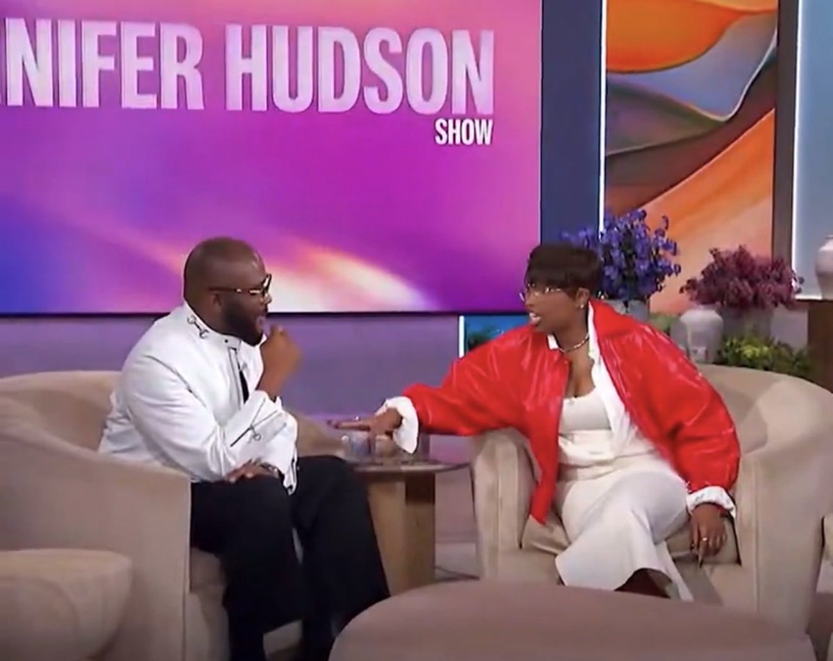shontellyoga4U's tweet photo. Congratulations 🎊🎉🎈🍾 

Season 5 — yes Queen 👸🏾 Chicago represent‼️👠👠.

 @IAMJHUD attended the same high school as I did here in Chicago as well as Mr. T.

We all attended Paul Lawerence Dunbar Vocational High School.
#DVHS 💙💛 https://t.co/jd08onNNQI