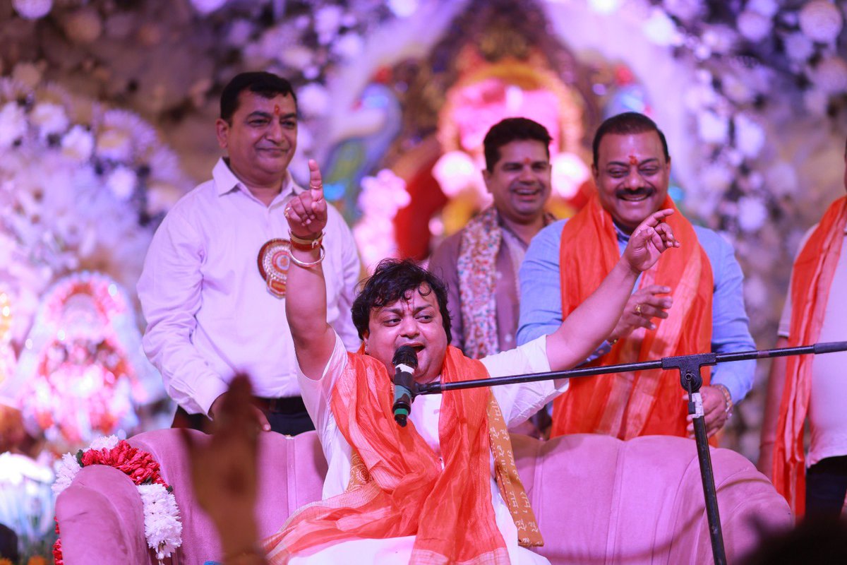 Sheettalpaandey's tweet photo. 🙏 श्री सिद्धि विनायक चेतना समिति, प्रीत विहार, दिल्ली 🙏

श्री गणेश उत्सव के पावन अवसर पर प्रिय भाई श्री नवीन जिंदल जी से मिलना हुआ।
बहुत ही सरल हृदय, सहज व्यक्तित्व और मिलनसार व्यवहार के धनी नवीन जी से मिलकर मन को बेहद प्रसन्नता हुई। ❤️

@naveenjindalbjp https://t.co/S7836OKs8j