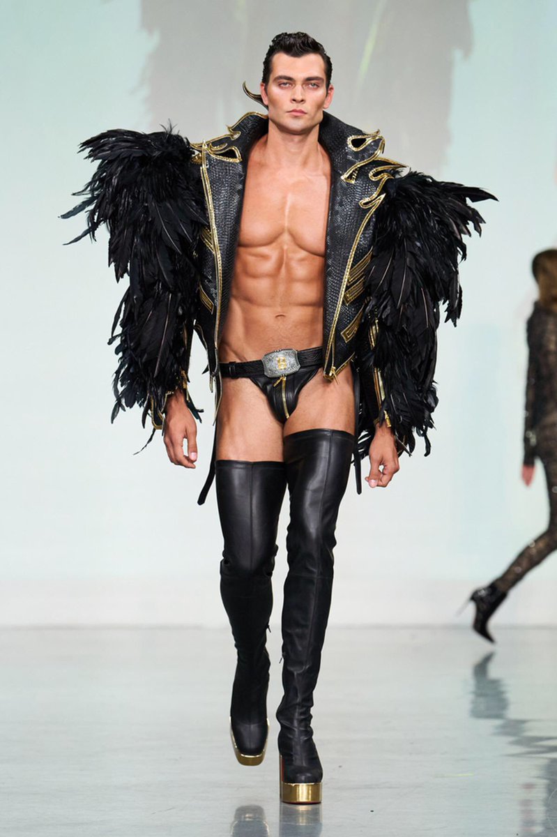 glmrsstyle's tweet photo. THE BLONDS ss27 nyfw https://t.co/pYyyym6NsR