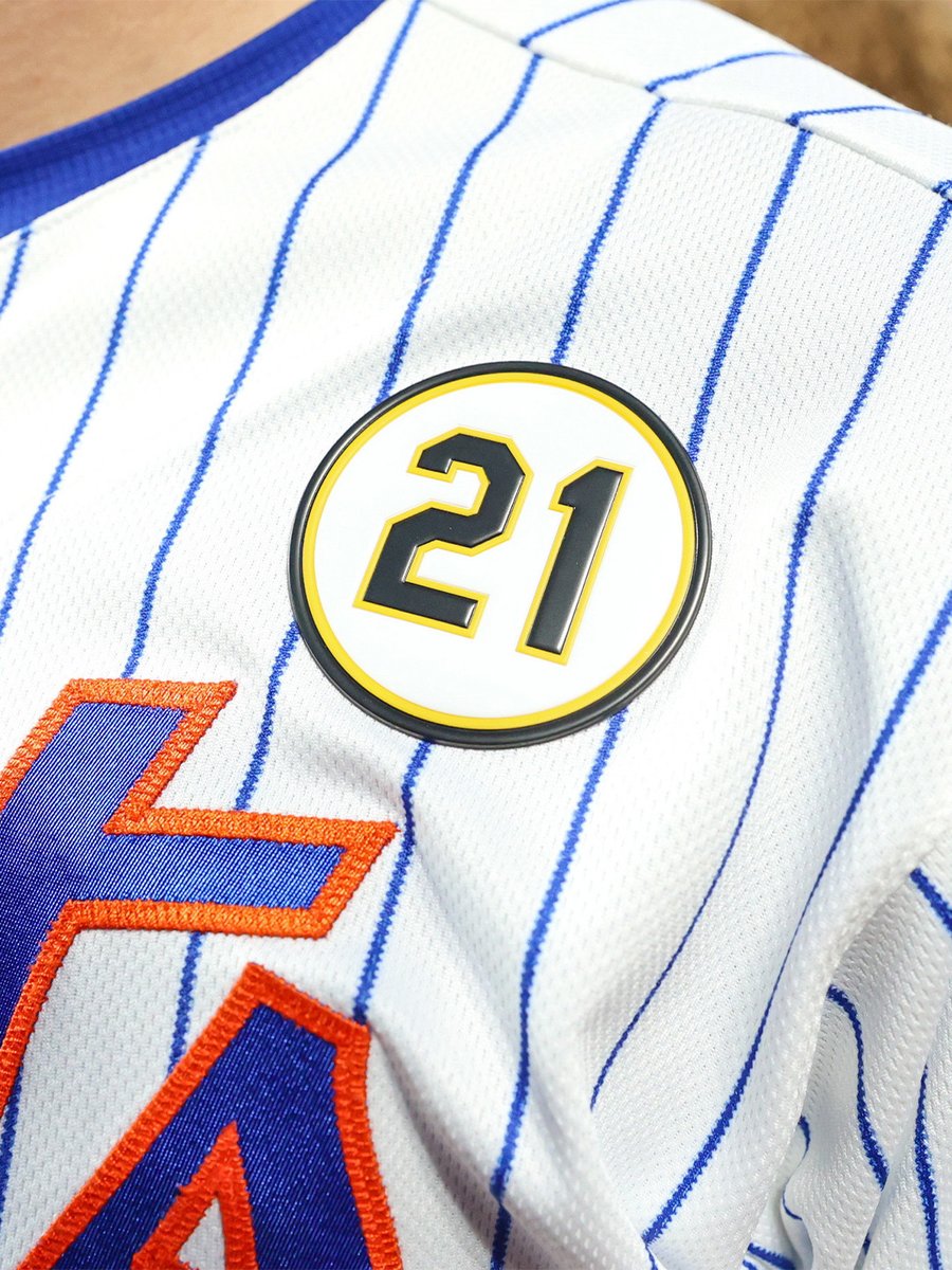 Mets's tweet photo. Honoring the legend on #ClementeDay 🇵🇷 https://t.co/xlg5pFpylv