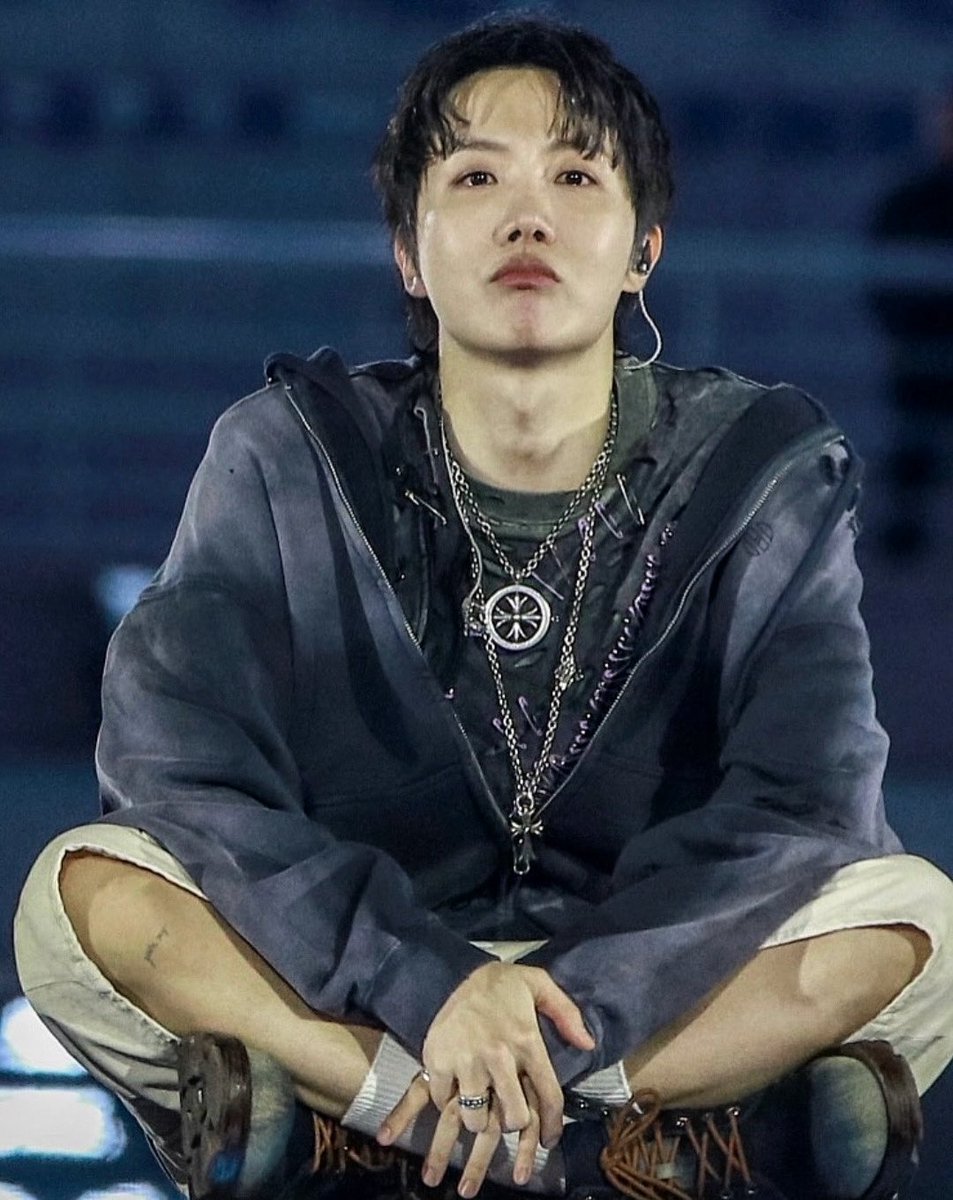 acejhopee's tweet photo. pretty boy https://t.co/EkFkgo6vh3