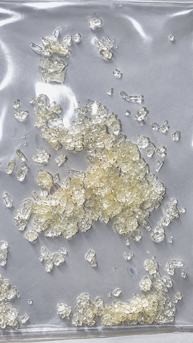 mi_slut1's tweet photo. Hey yall 👋 
Got diz fa $70. Yall think I got played or does it look Gud at dat price ??

#drugtwt #methtwt #meth https://t.co/dGb5fN0J2k