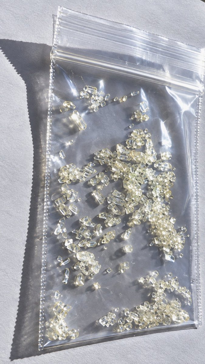 mi_slut1's tweet photo. Hey yall 👋 
Got diz fa $70. Yall think I got played or does it look Gud at dat price ??

#drugtwt #methtwt #meth https://t.co/dGb5fN0J2k
