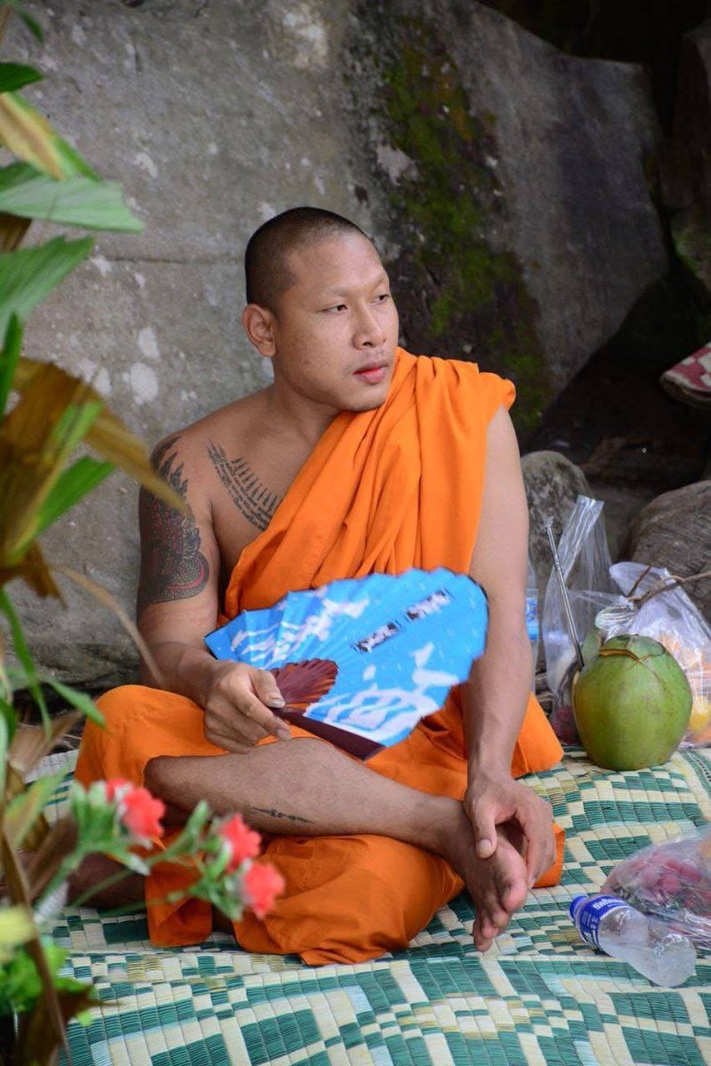 HotguysCamikhh's tweet photo. លោកបងគង់នៅវត្តណា ចាំទៅជួយ😂🍆🇰🇭 https://t.co/ggK8LsHujq