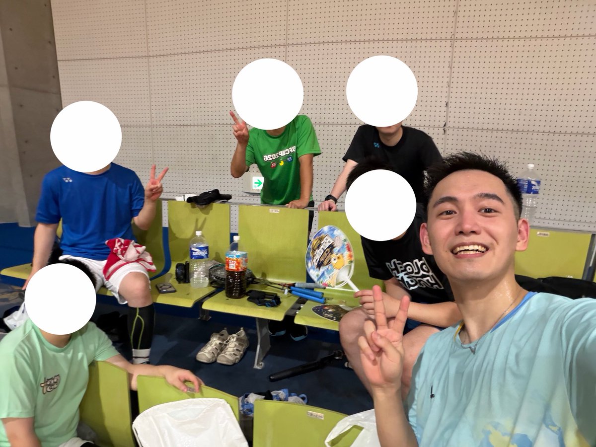 ikkun_0412's tweet photo. 大阪大会(団体)🏸
Aクラスベスト4やった！
試合も宴会も観光も一生楽しかった！
初の1部だったけどペアに鬼カバーしてもらって感謝🙏
運営の方々ありがとうございました。 https://t.co/j00kNXXZZc