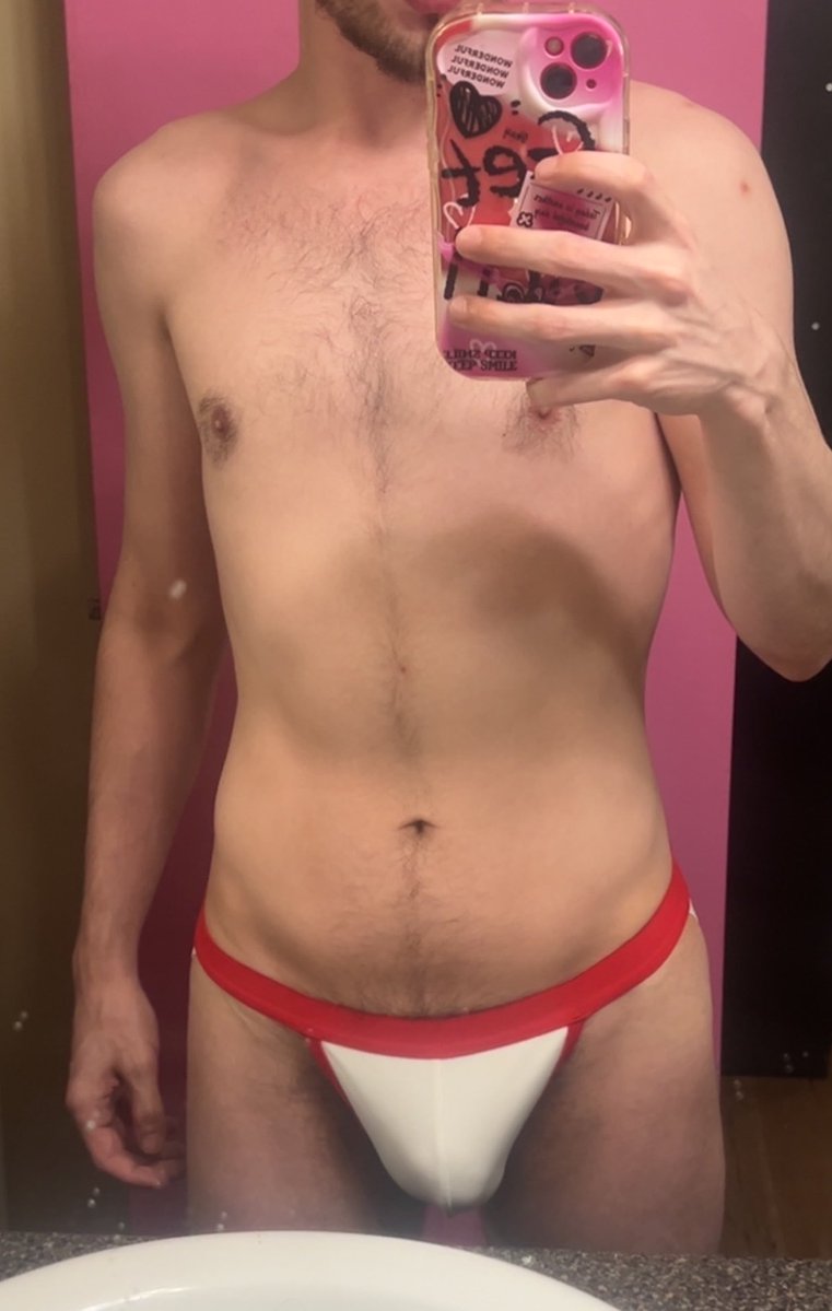 thejcole21's tweet photo. Red or white ? 🫣😝 https://t.co/gLMKyO7mqk