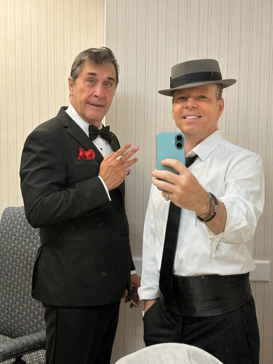 SwingingRatPack's tweet photo. Hanging out in the dressing room… getting ready to hit the stage at the Villa Roma in the Catskills! ￼ https://t.co/snlWU0XNLv