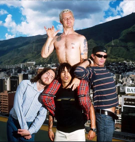 AAAD25's tweet photo. Red Hot Chili Peppers en Caracas. https://t.co/vJamOdiUm9