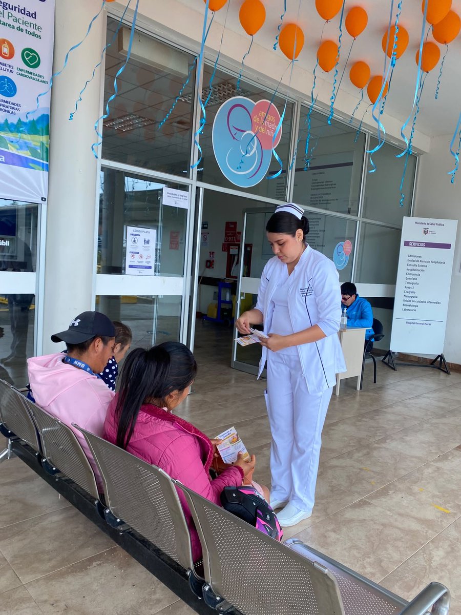 HGeneralMacas's tweet photo. #MoronaSantiago | Amar también salva vidas es el mensaje de las internas rotativas de enfermería del @HGeneralMacas 🏥 orientan a pacientes sobre la prevención del suicidio.
⚕️ Reconocer señales de alerta
🧠 Identificar factores de riesgo
💬 Fortalecer redes de apoyo https://t.co/pXhSCv9LSp