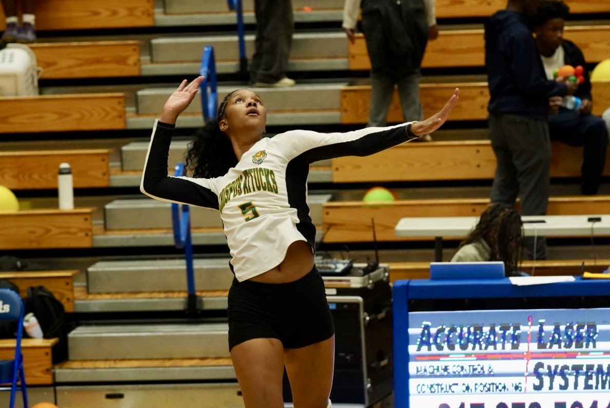 IPSAthletics's tweet photo. IT IS GOTW TIME‼️ 🏐🏐🏐

@Blue_Devils_SHS is ROCKING this evening because we have an @IPSSchools rivalry on Middle School Night! ✏️🚌

Shortridge welcomes in @Attucks_Sports in a matchup of two high powered teams!! https://t.co/PPF0Y7C4vJ
