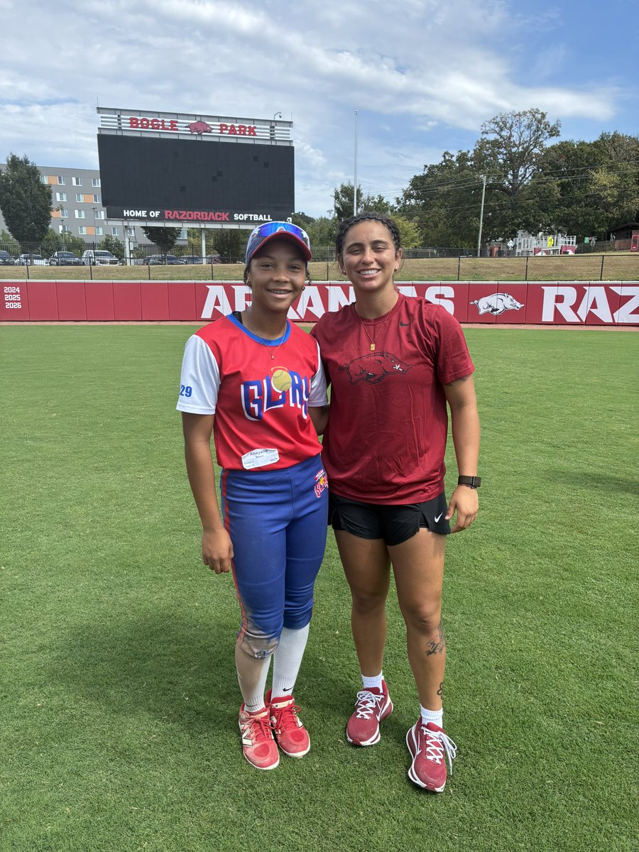 SpeedyAlley2029's tweet photo. Thank you @RazorbackSB for hosting an amazing camp! I’m always looking for ways to add more jewels to my bag of tools and continue growing my game.
@EllaMcDowell_6  thank you for the coaching, teaching, and feedback. I really enjoyed learning from you and putting those things into my game!
@CoachDeifel thank you for sharing your knowledge of the game!
#GoHogs

@MattMeuchel @JustinShults33 @cedricc07734293 @16uTxGlory @ExtraInningSB @LineDsoftball @SoftbalAmerica @PrepSoftball