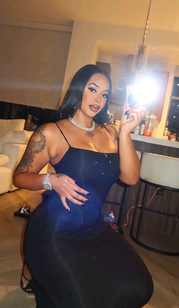missskayls's tweet photo. Who’s online?? https://t.co/SRdxi450ph