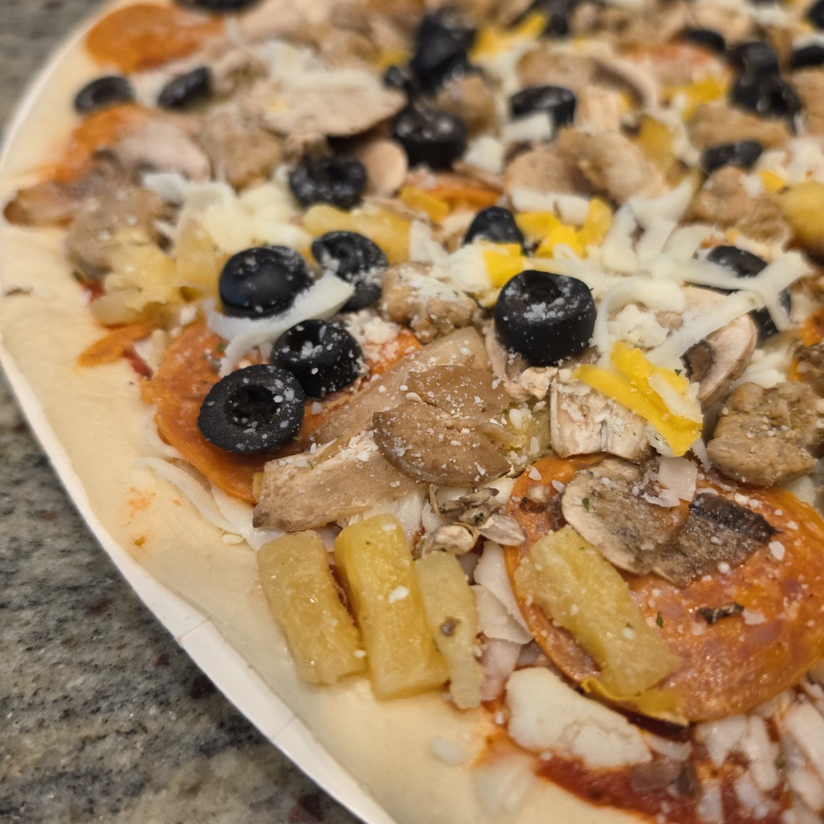 SEricksonparody's tweet photo. I orderd pineapple on half of my pizza. Can you see much pineapple? Not very good and paying extra for pineapple. Fail
@papamurphys https://t.co/AW0bpfLPf8