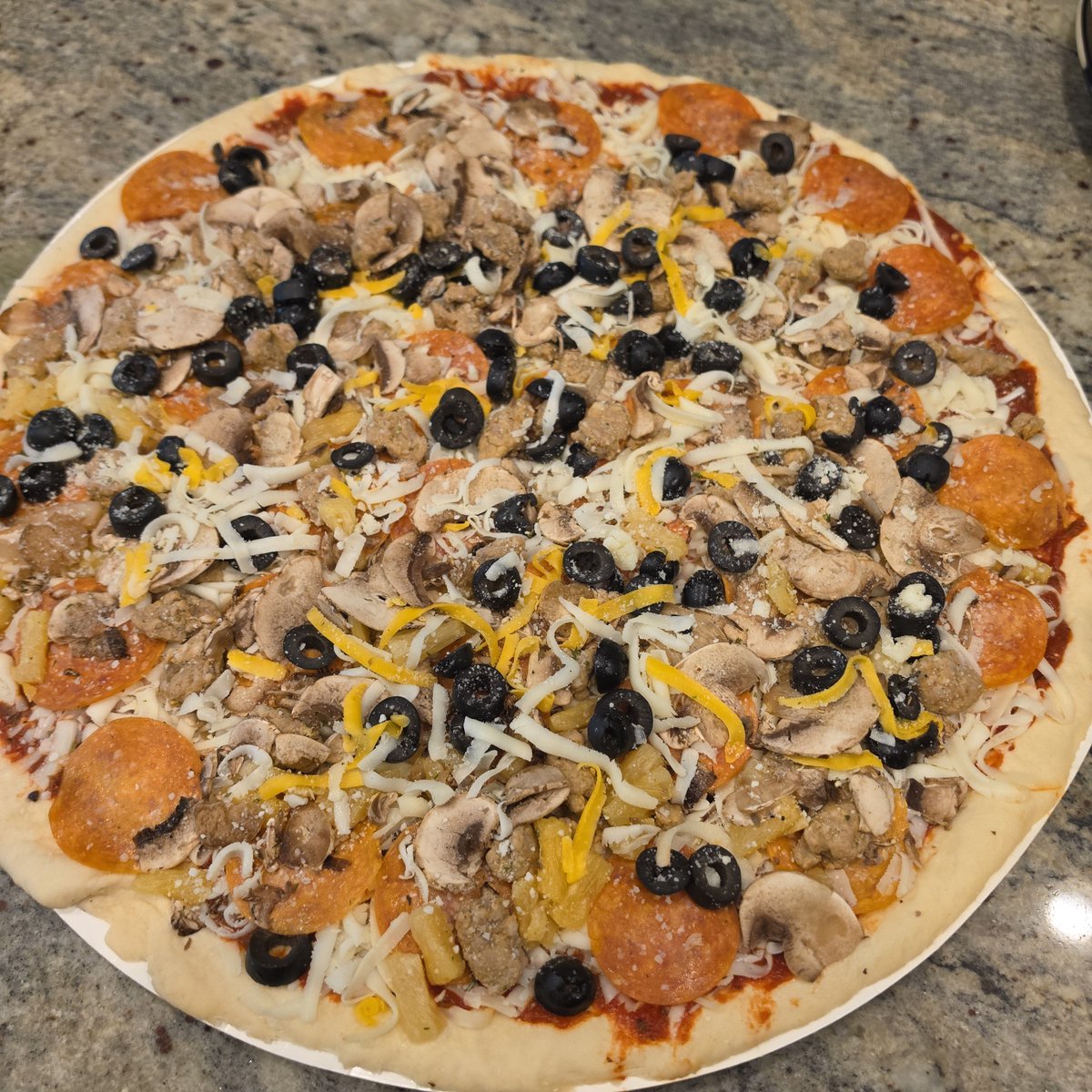SEricksonparody's tweet photo. I orderd pineapple on half of my pizza. Can you see much pineapple? Not very good and paying extra for pineapple. Fail
@papamurphys https://t.co/AW0bpfLPf8
