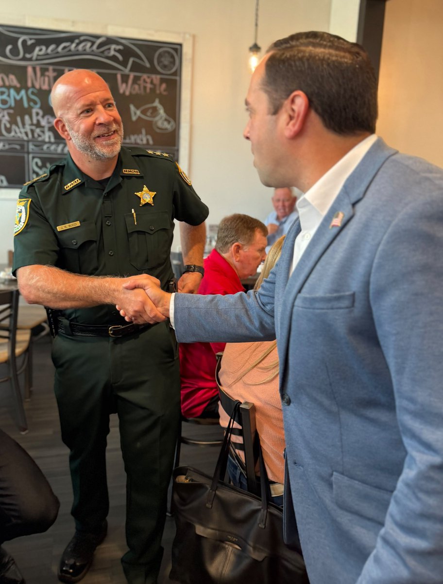 BryanAvilaFL's tweet photo. Stopped by Grumpy's in Clay County alongside State Representative @JudsonSapp for a great small business visit. 

Enjoyed meeting customers, talking with members of the community, and spending time with the hardworking kitchen staff who keep things running behind the scenes. https://t.co/2dqznuJENF