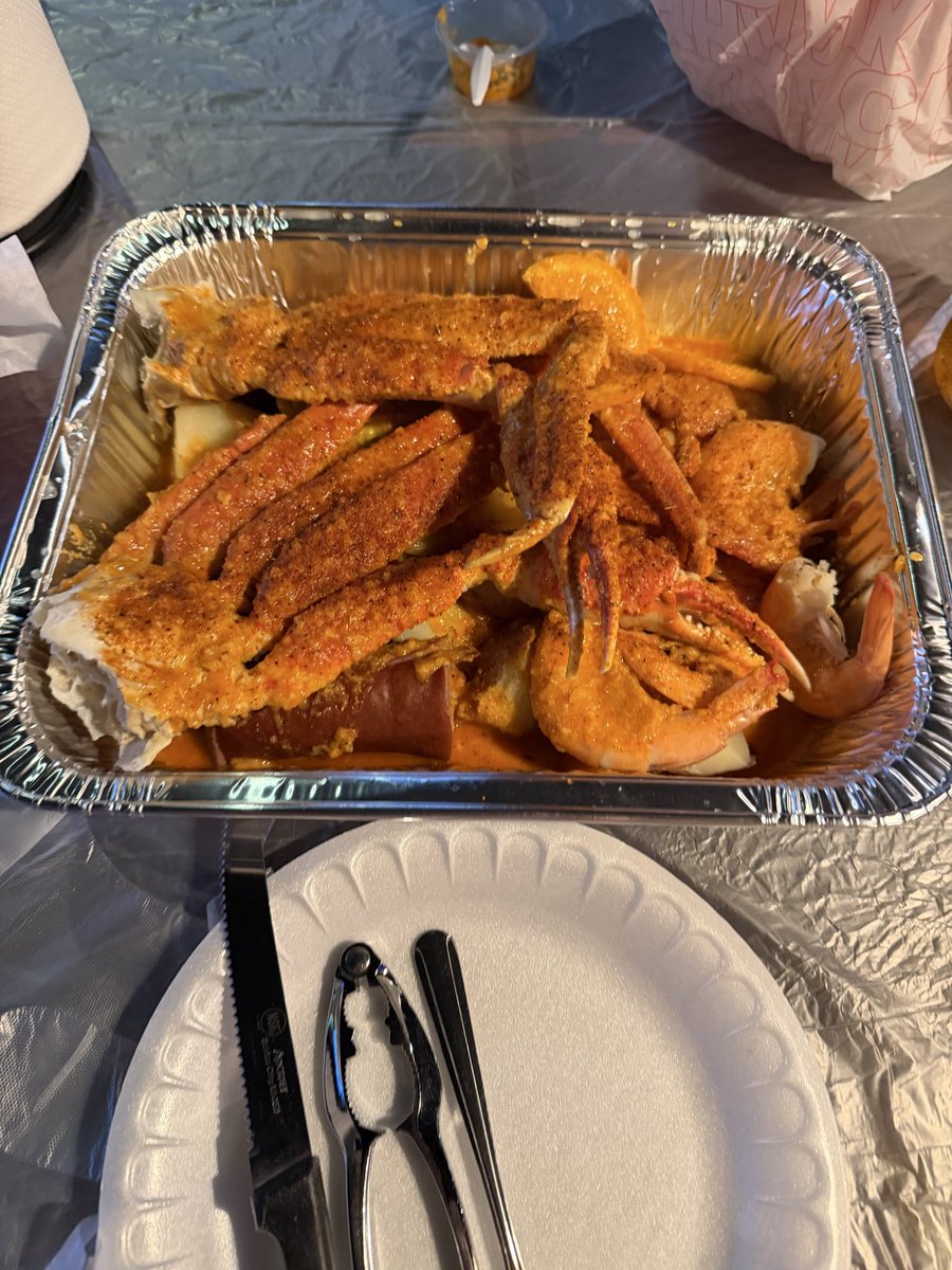 dancingkitti's tweet photo. no thought just crab boil #bdaydinner https://t.co/VdAcMpda3X