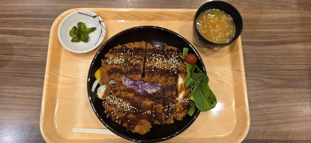 hokutsei's tweet photo. 佐野サービスエリアで
みかも丼いただく！
帰り道は
一般道です。
#佐野サービスエリア
#佐野市
#みかも丼 https://t.co/cRUuZdqDfI