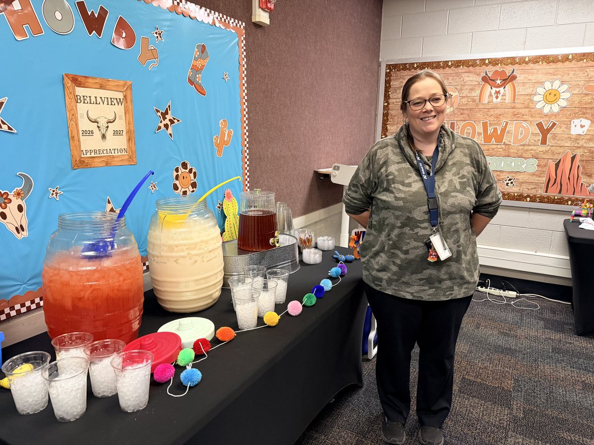 MidlandLFHS's tweet photo. 🤠 A huge rebel thank you to the Lee Freshman PTA for providing a wonderful pot luck for our staff!🩶❤️

#leefreshmanhighschool #rebelpride #PTA #famiLEE #midlandisd https://t.co/nA4K7FNoUJ