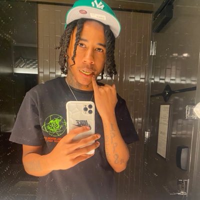 Quanx08's tweet photo. Ima one man army nigga you’n kno me 🖕🏽. https://t.co/AWqGeAsEfq