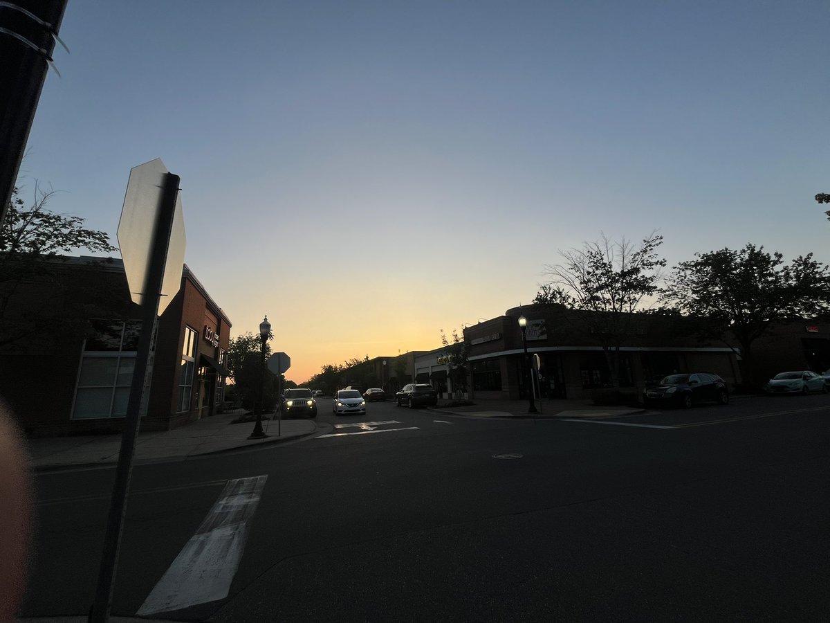 nawstyyy_'s tweet photo. soul yearns for more #walkable establishments https://t.co/zNS7uIFyNm