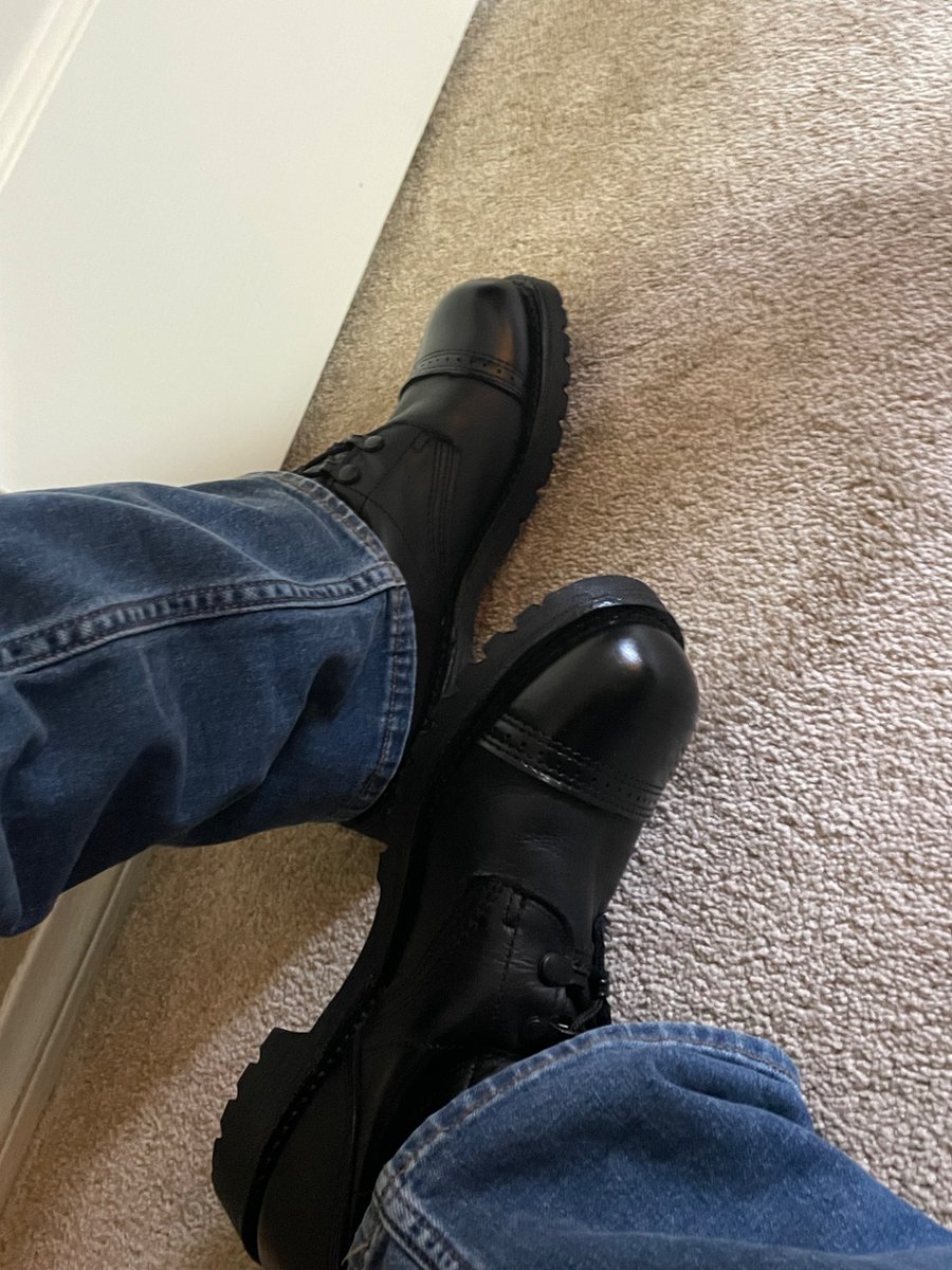 leatherfrogz's tweet photo. hey guess what #nsfw #leather #neoprene #pupplay #ftm https://t.co/16jWRzvt9c