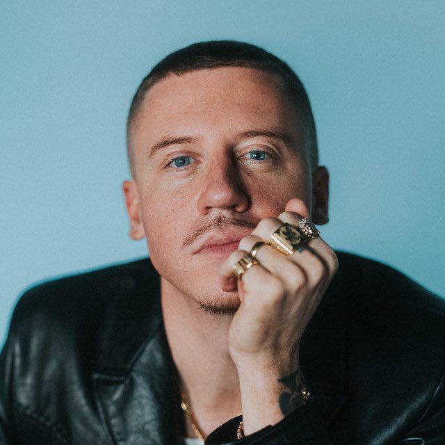 FrenchRapUS's tweet photo. 🚨 LE DOWNFALL D’ED SHEERAN !

LE CHANTEUR VIENT DE SE FAIRE LÂCHER PAR SON PROPRE GROUPE, AINSI QUE PAR TOUS LES ARTISTES QUI L’ACCOMPAGNENT SUR SA TOURNÉE, EN SOUTIEN À MACKLEMORE 🇵🇸

IL EST DÉSORMAIS TOUT SEUL. https://t.co/yn1JkxhB3u