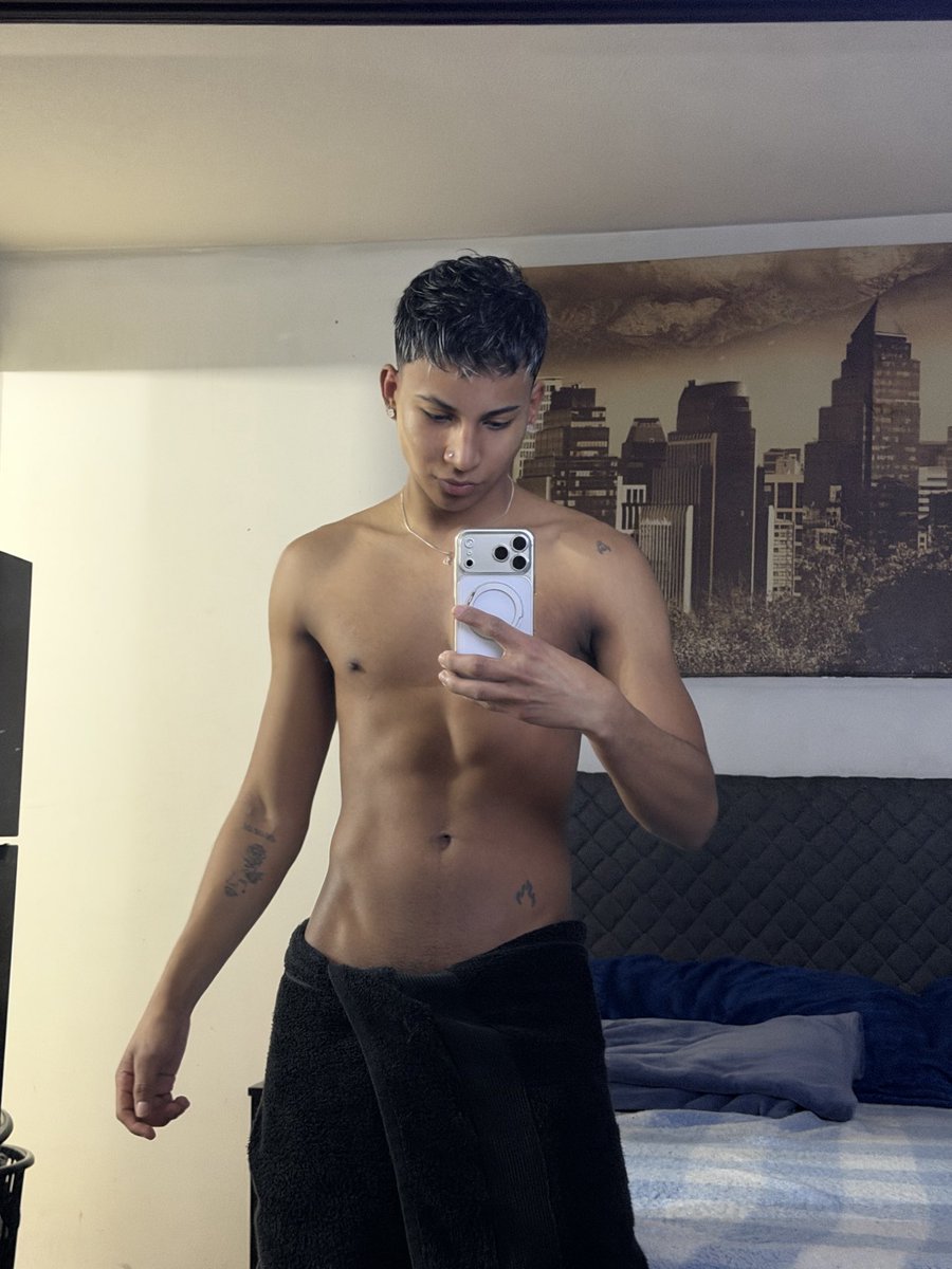 itsduvann2's tweet photo. Hola🥵 https://t.co/ODpTYIE9G2